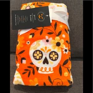 Soft🔥💀 NEW Hand Towels 2 PK Sugar Skulls HTF Day of the Dead 💀 HALLOWEEN